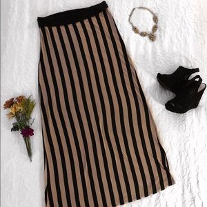 Neutral stripped maxi skirt